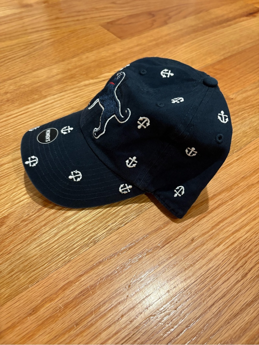 The Black Dog Women’s Navy Dog Embroidered Baseball Cap With Anchors - Picture 2 of 4